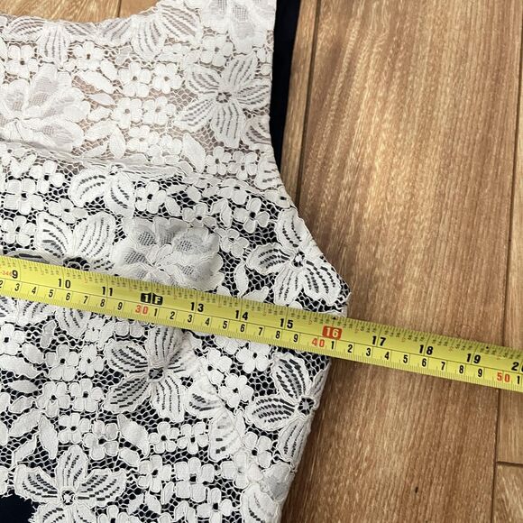 Lauren Ralph Lauren Dress Womens 4 Midi Sheath Lace Sleeveless Elegant Formal - Picture 2 of 7